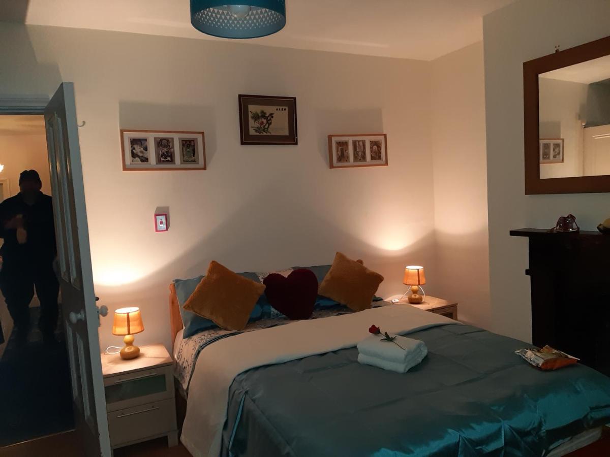 Phoenix Nights Guest House Barrow-in-Furness Bagian luar foto