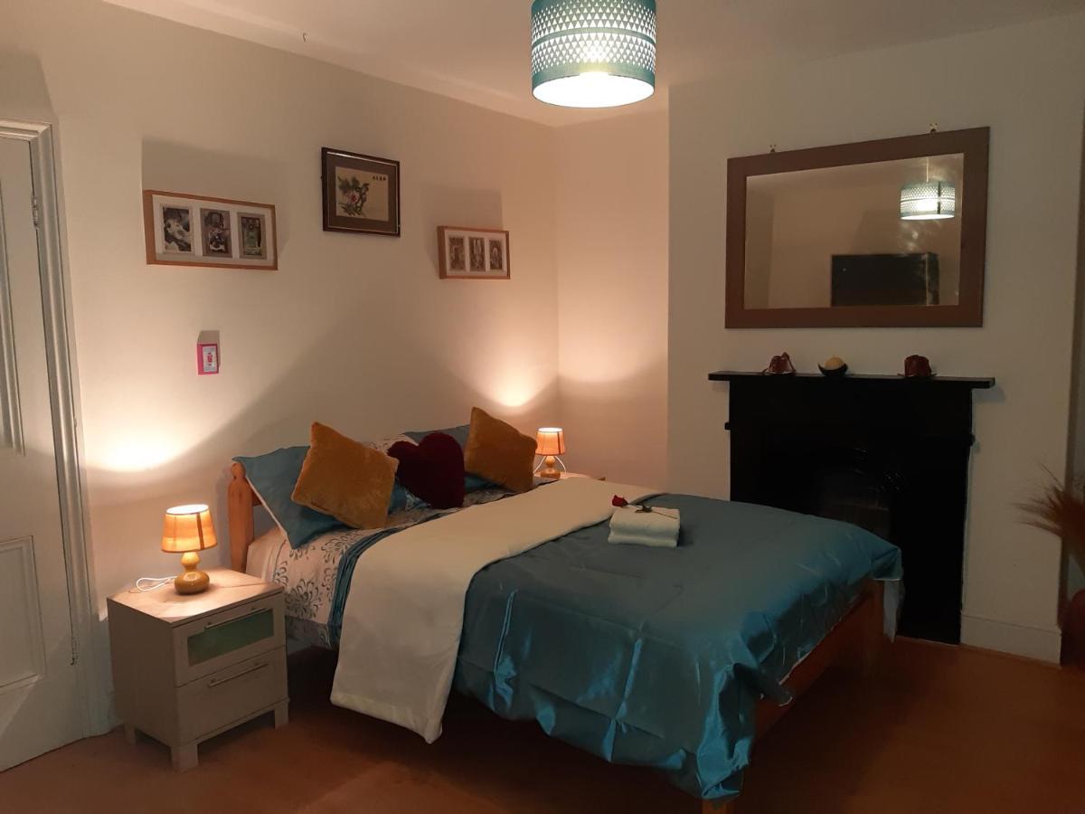 Phoenix Nights Guest House Barrow-in-Furness Bagian luar foto