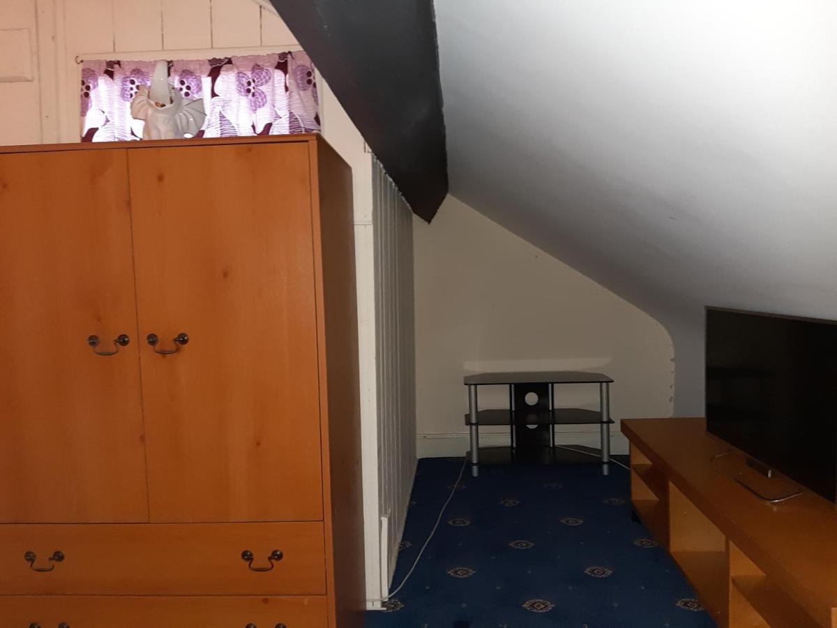 Phoenix Nights Guest House Barrow-in-Furness Bagian luar foto