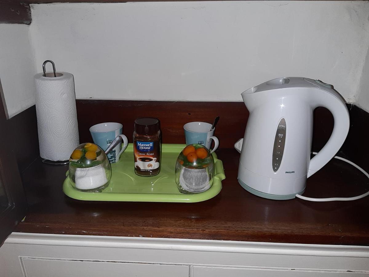 Phoenix Nights Guest House Barrow-in-Furness Bagian luar foto