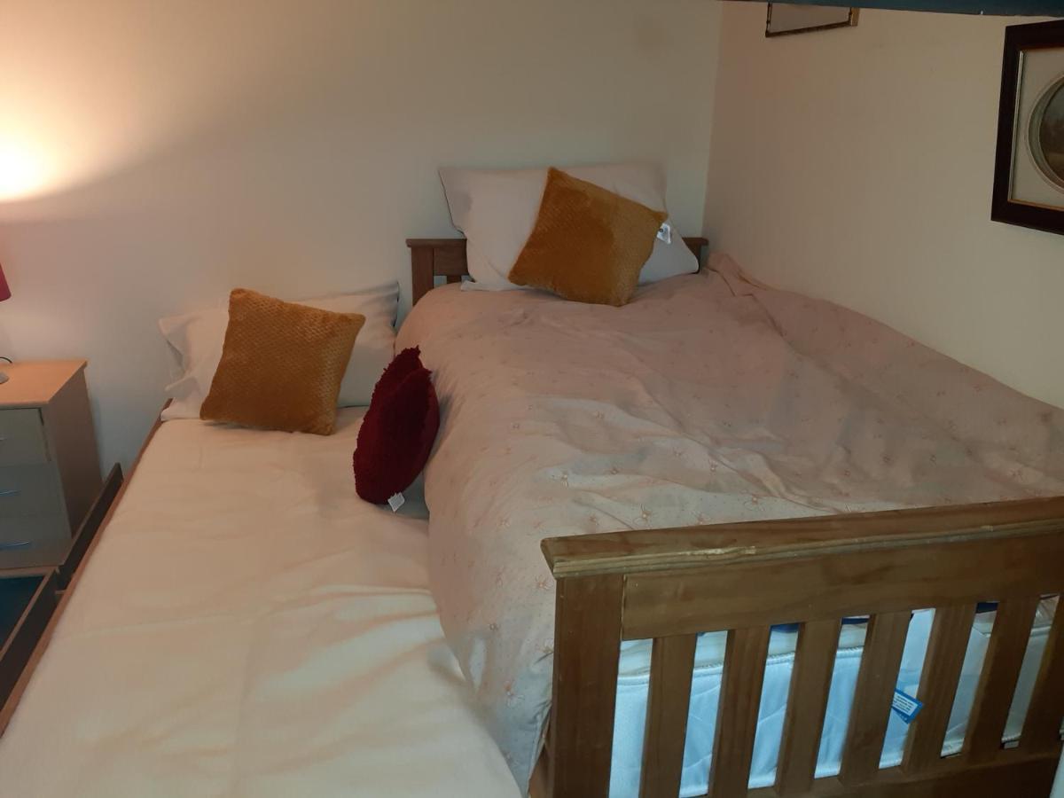 Phoenix Nights Guest House Barrow-in-Furness Bagian luar foto