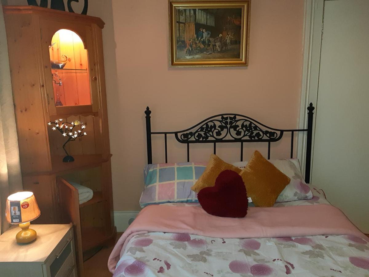 Phoenix Nights Guest House Barrow-in-Furness Bagian luar foto