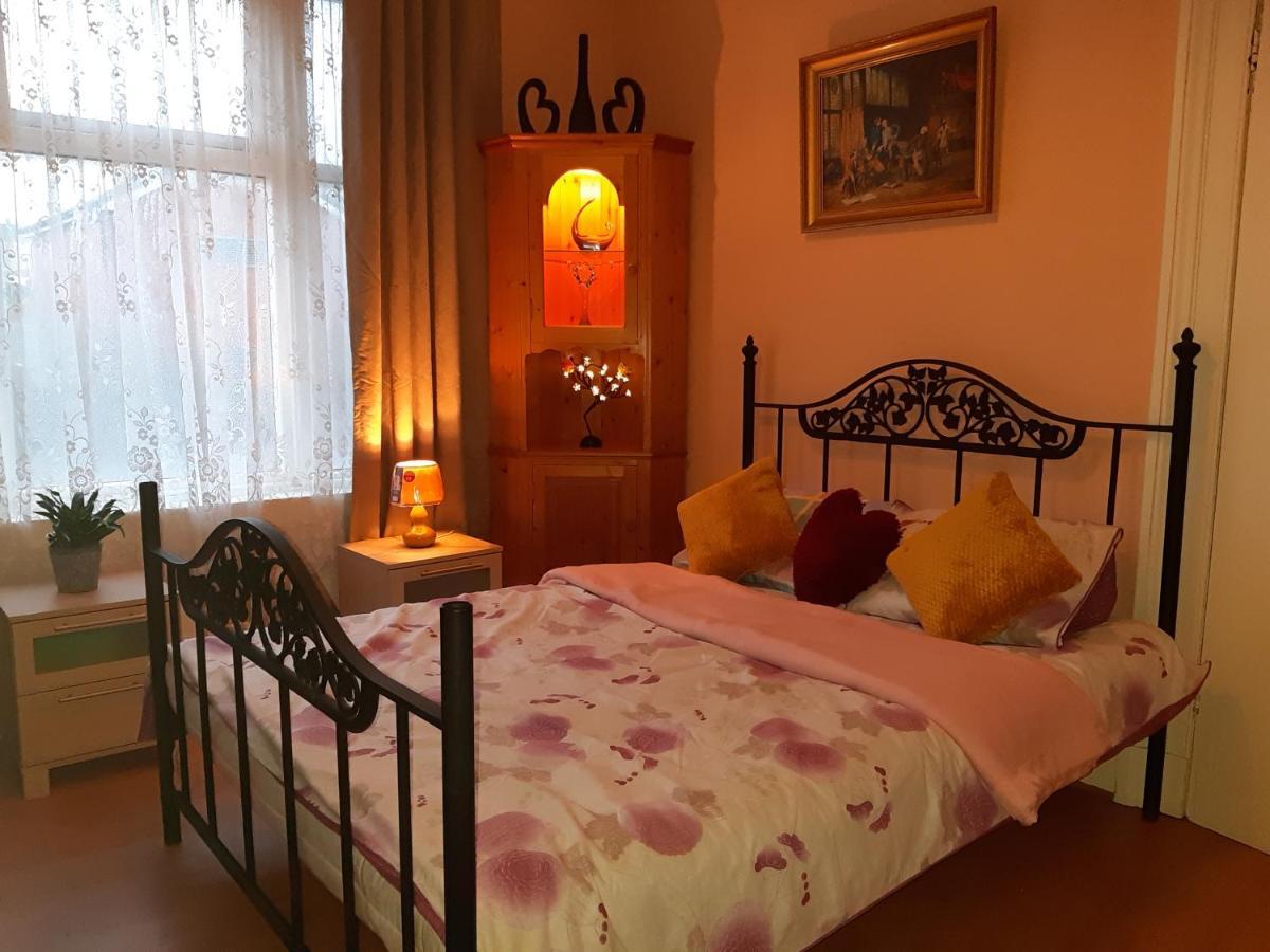 Phoenix Nights Guest House Barrow-in-Furness Bagian luar foto