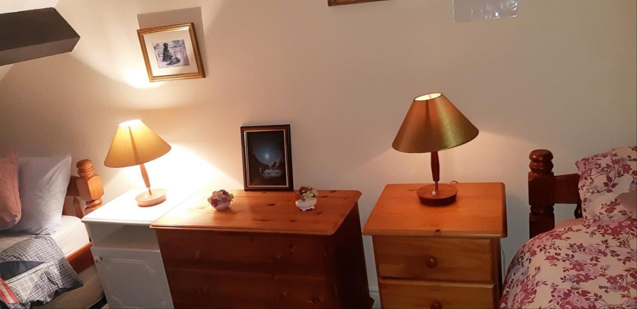 Phoenix Nights Guest House Barrow-in-Furness Bagian luar foto