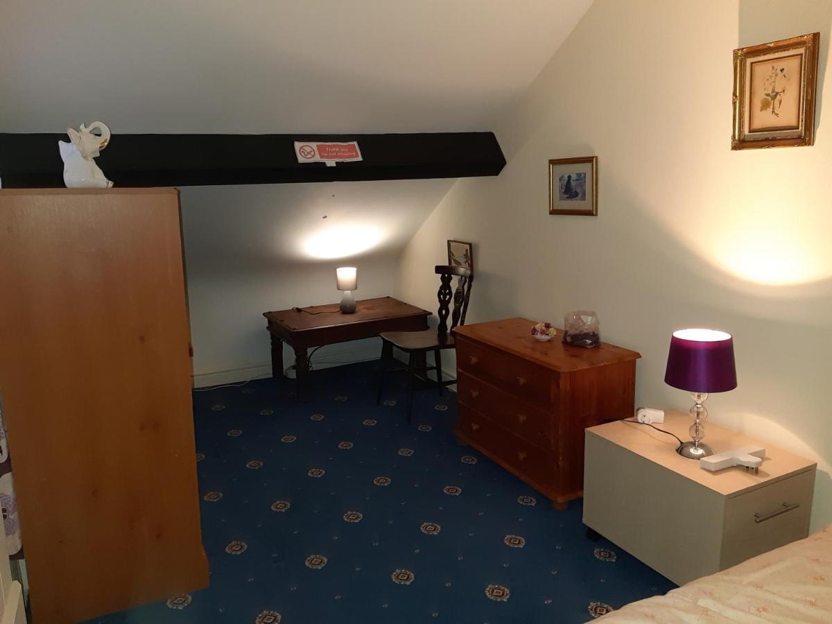 Phoenix Nights Guest House Barrow-in-Furness Bagian luar foto