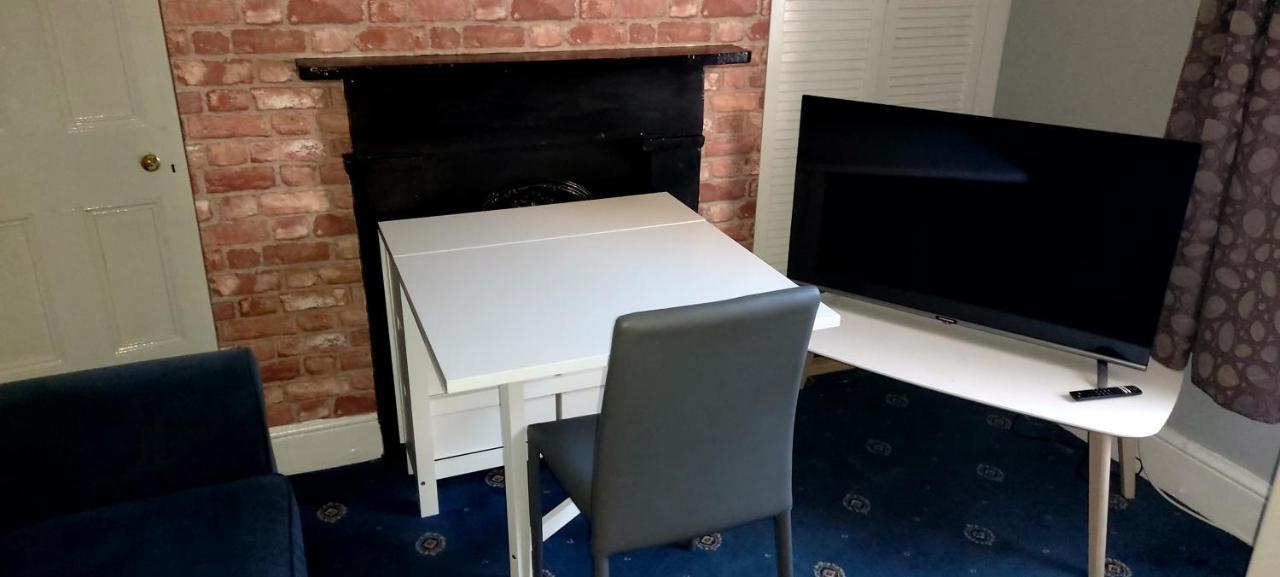 Phoenix Nights Guest House Barrow-in-Furness Bagian luar foto